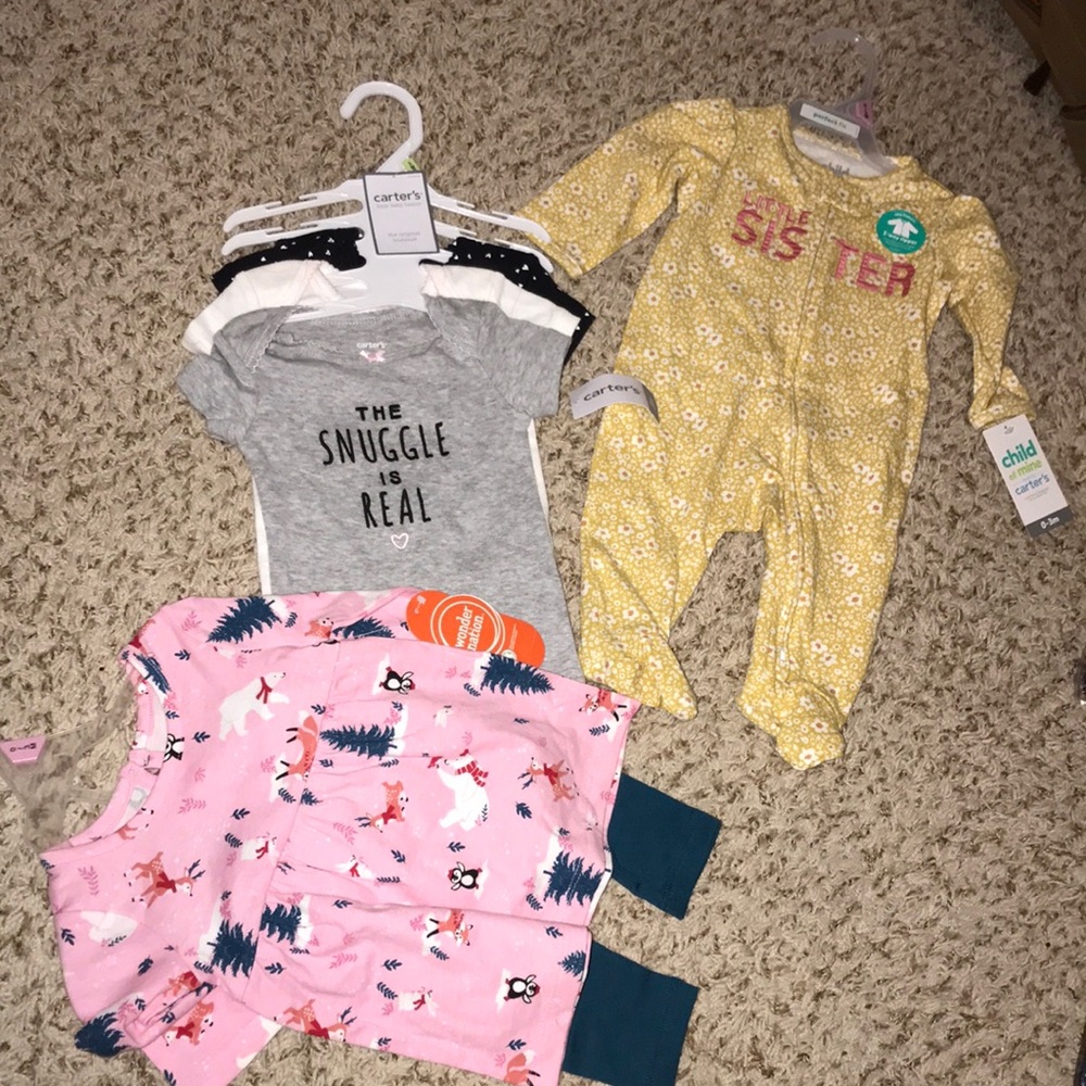 NEW - 6 Baby girl clothing item NEW (0-3 months)